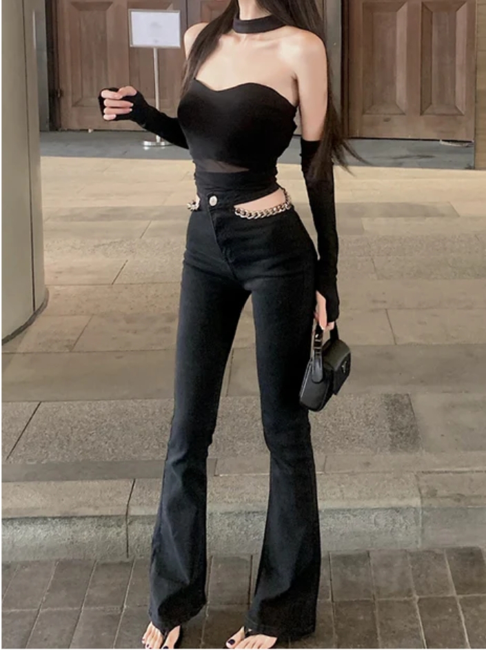 Black bandeau chain micro-flare jeans set
http://shrsl.com/3