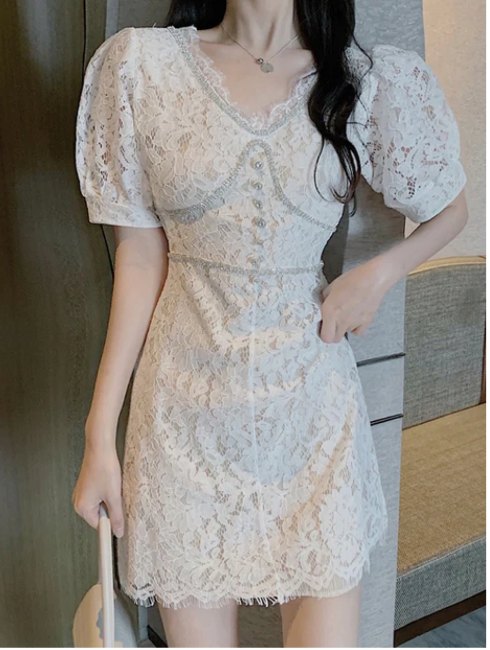 Lace rhinestone v-neck short-sleeve prom dress
http://shrsl.