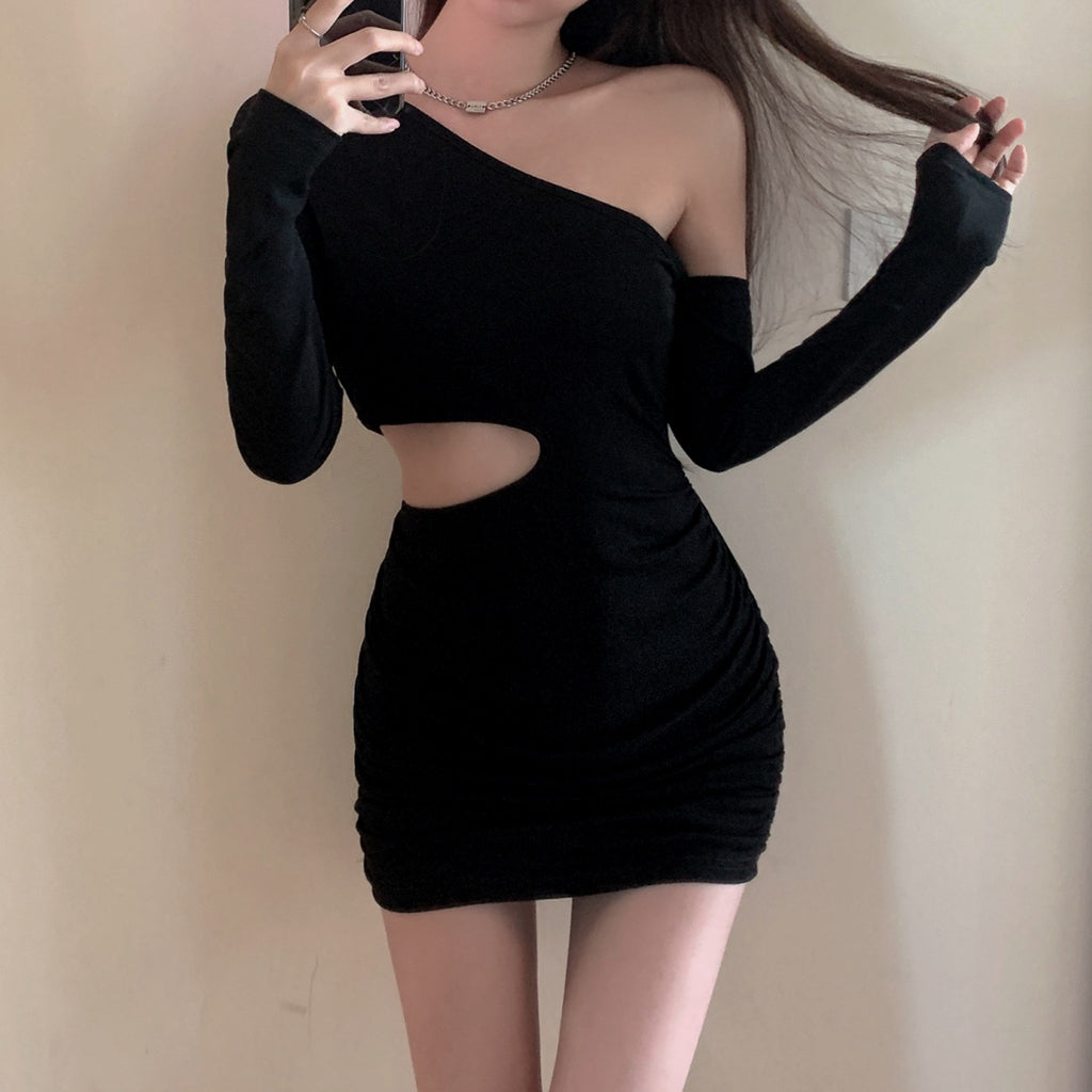 Sexy off-the-shoulder long-sleeved dress
http://shrsl.com/3m