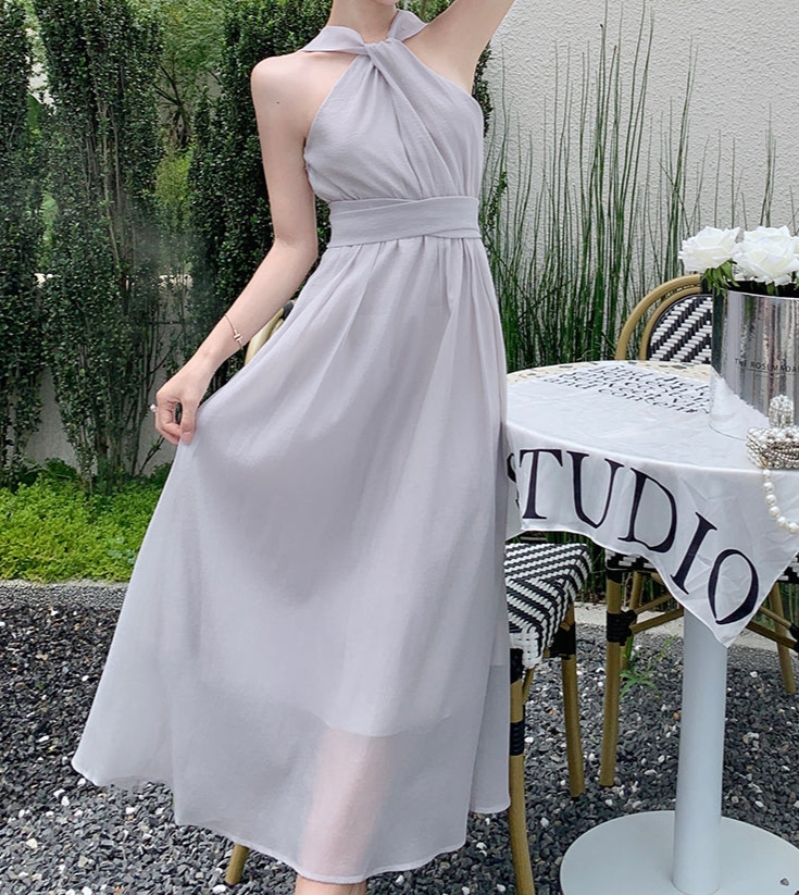 Lace-up off-the-shoulder tulle maxi dress
http://shrsl.com/3