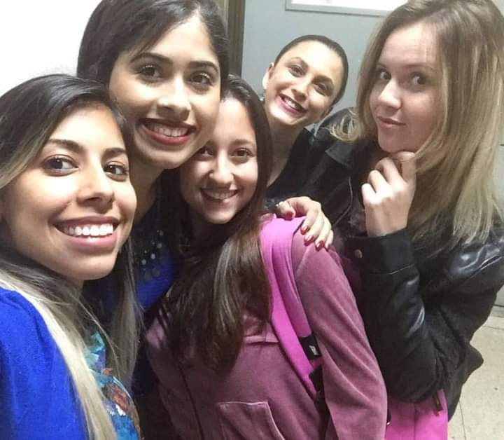 Da faculdade pra vida. adoro muuito vcs meninas 💛