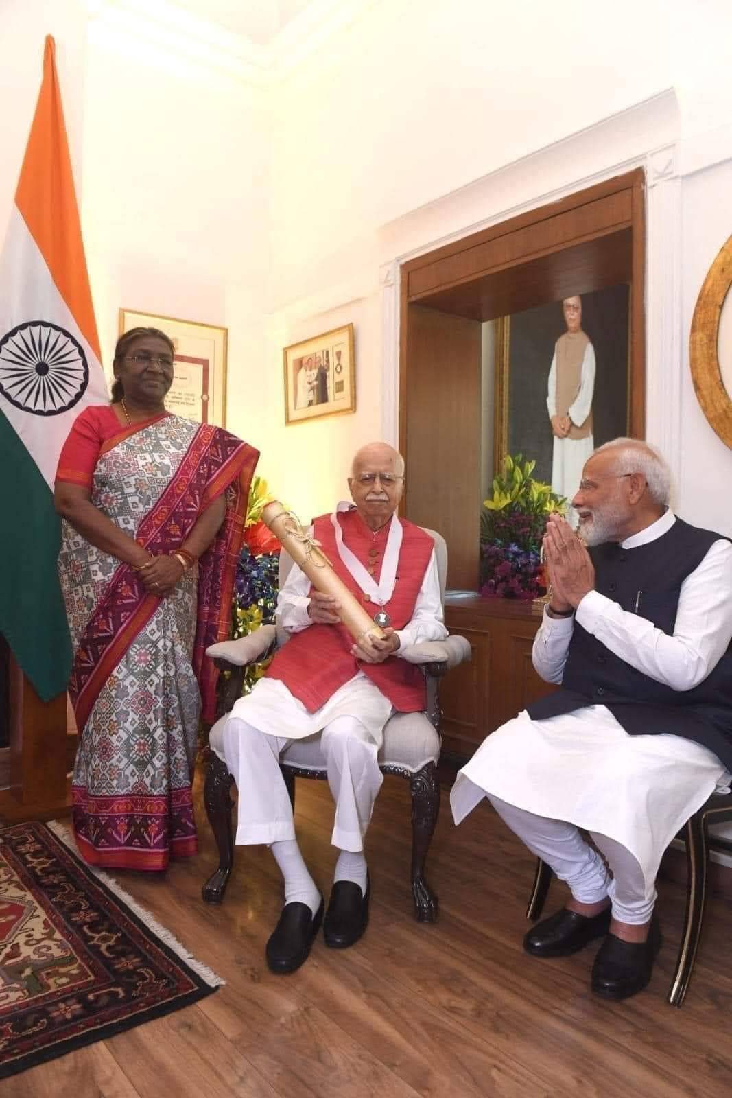 Bharat Ratan Award 💐 #LK_Advani Honourable PM and Rashtrapat
