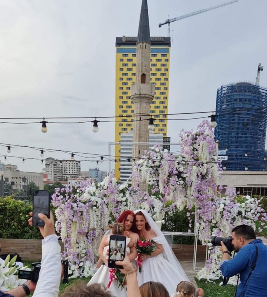 🌈 Albania is a Muslim majority country.
#LGBTQ
Lesbian weddi