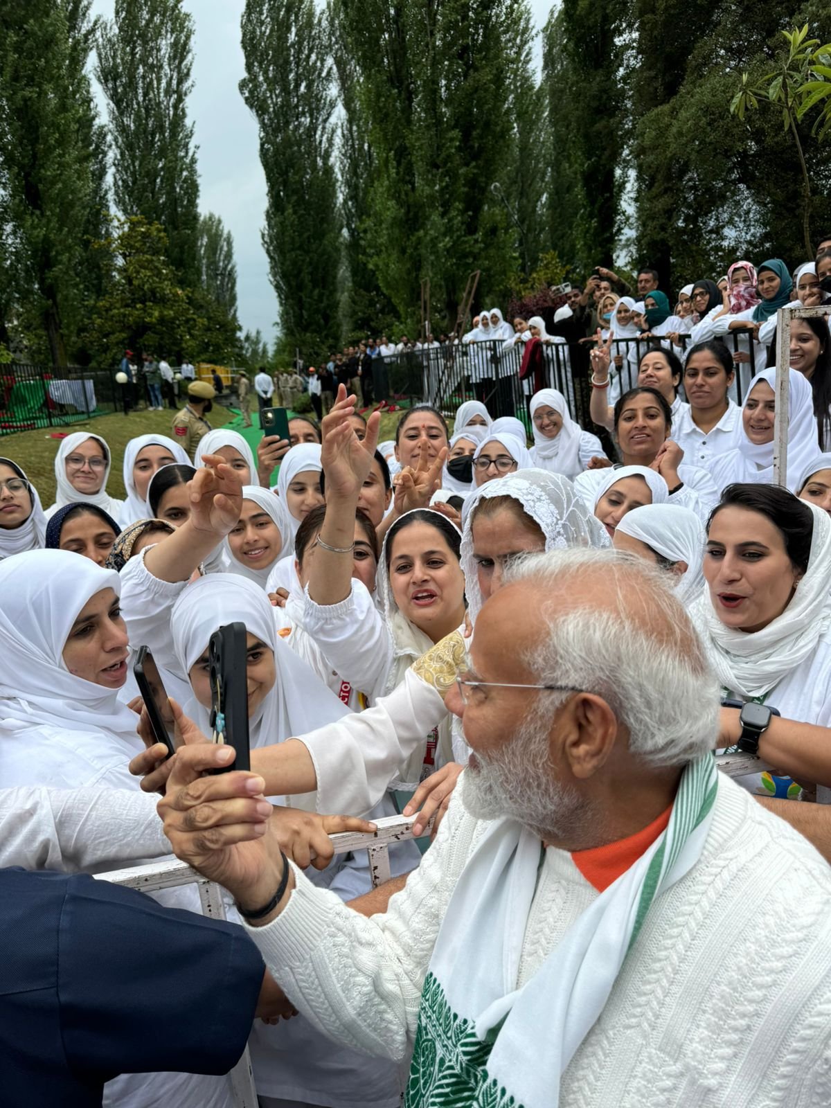 मोदी जी ने International Yoga day श्रीनगर में मनाया..
#21stJ