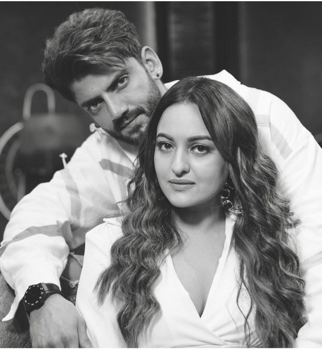 They are going to a married couple ❤️
#Sonakshi
#Zaheer
