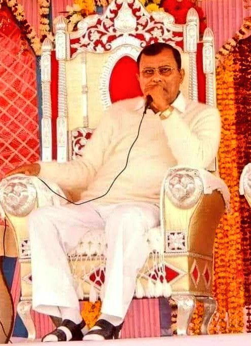 जो घटना हाथरस में हुआ, इसी बाबा का प्रोग्राम था...
जहाँ 100 