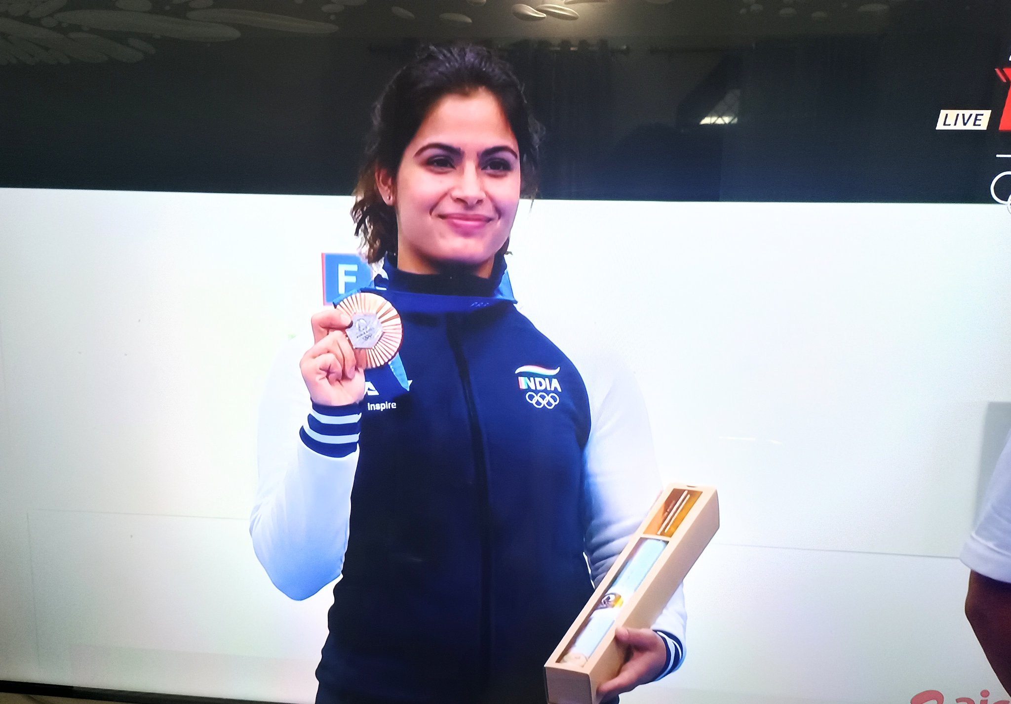 Manu Bhaker won the first medal for the country in the Olymp