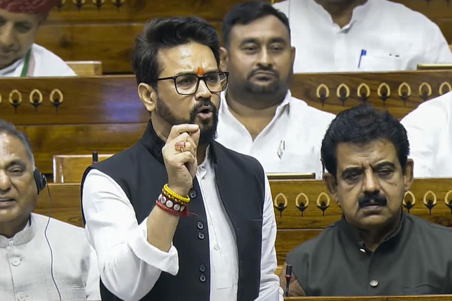 अनुराग ठाकुर- "जिसकी जाति का पता नहीं वह गणना की बात करता है