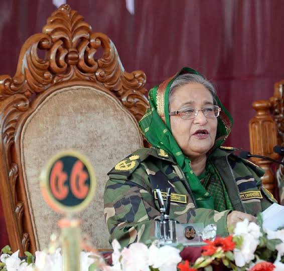 সেনাবাহিনী দখল নিল বাংলাদেশের।। শেখ হাসিনা পদত্যাগ করলেন এবং