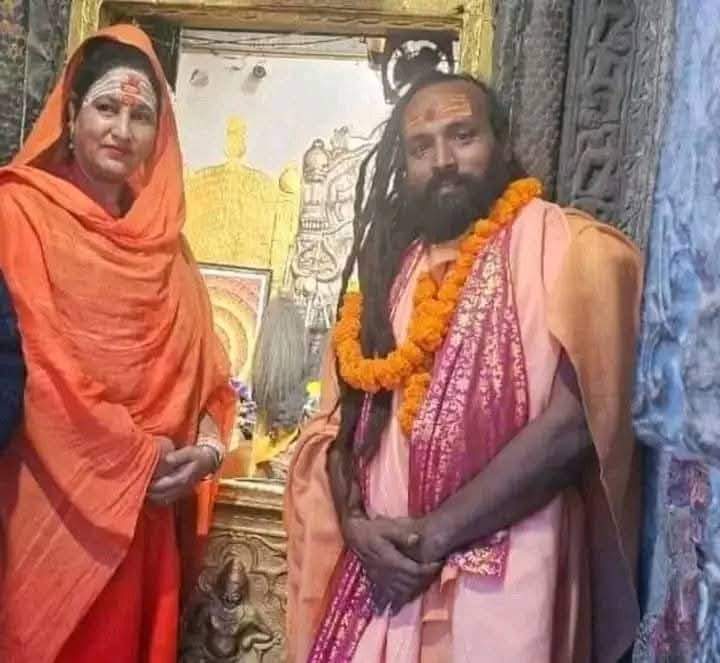 Alert ! 
बाबा के रूप में हवसी का वीडियो वायरल हो रहा है