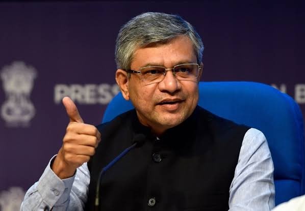 Rail minister ko jab kabiliyat na ho, usse resign de deni ch