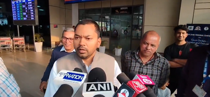 Nitish Kumar, Bihar मुख्यमंत्री के पुत्र निशांत कुमार है।
पॉ