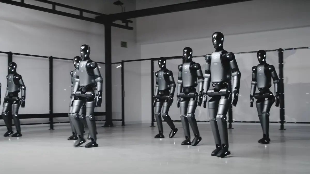 Brainy US humanoid robots walk like humans with smooth heel 