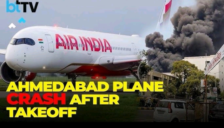 ऐसे हादसे में सरकार को उड्डयन मंत्री को इस्तीफा देनी चाहिए ✔