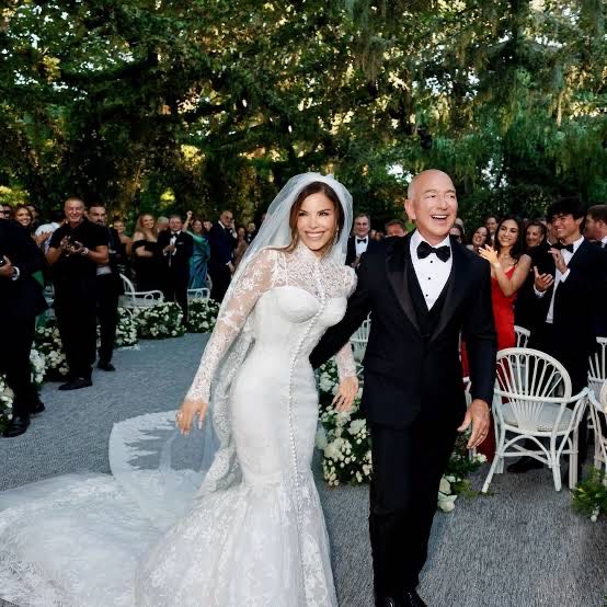 “Jeff Bezos, the owner of Amazon, has married for the second
