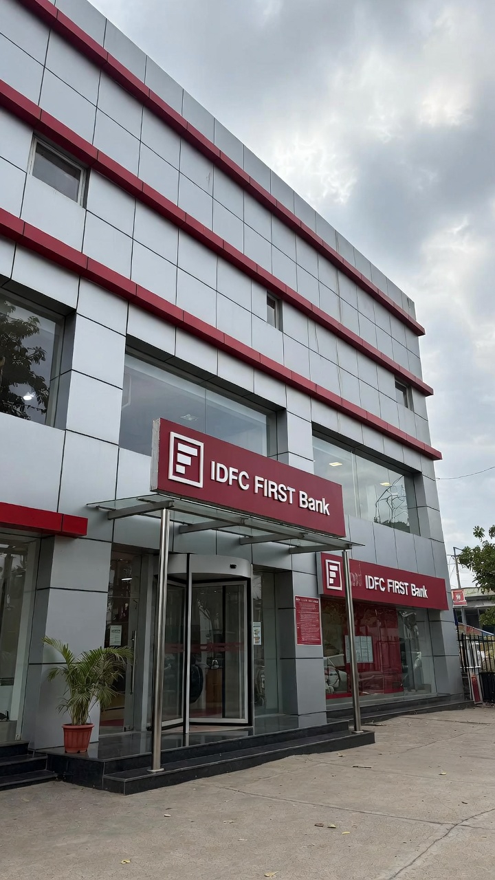 IDFC First Bank की चंडीगढ़ शाखा में लगभग ₹590 करोड़ की संदिग