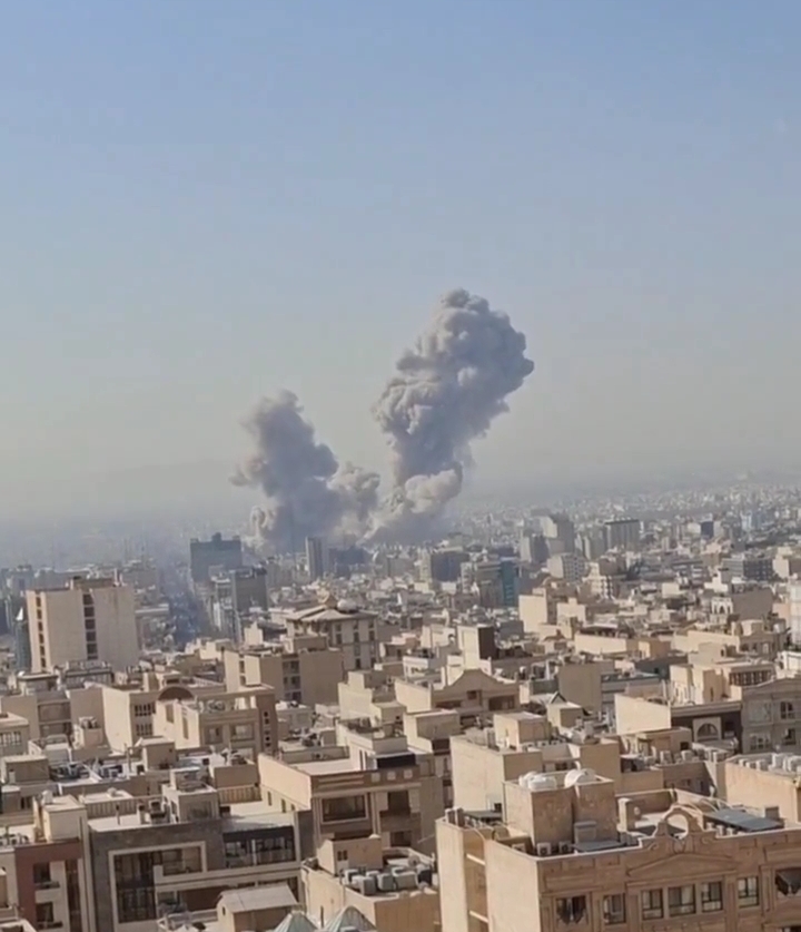 US and Israel attack Iran.

#MiddleEastWar #US-Israel
