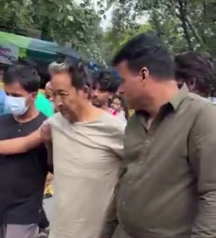 Sonam wangchuk जो पिछले दिनों से हड़ताल पे है ताकि धर्मेंद्र
